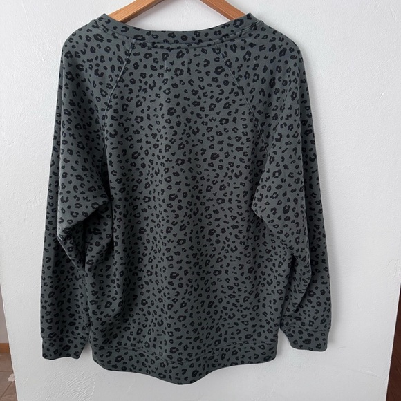 Lou & Grey black and gray animal print sweatshirt Size XS - Picture 6 of 7